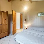 2 Bedroom Cozy In Eyraud-crempse-maurens Prázdninový dům *