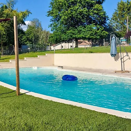 2 Bedroom Gorgeous In Eyraud-crempse-maurens Feriehus La Ressegue