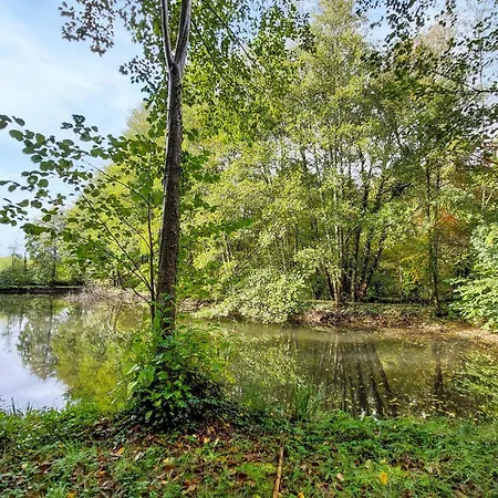 2 Bedroom Cozy In Eyraud-crempse-maurens La Ressegue