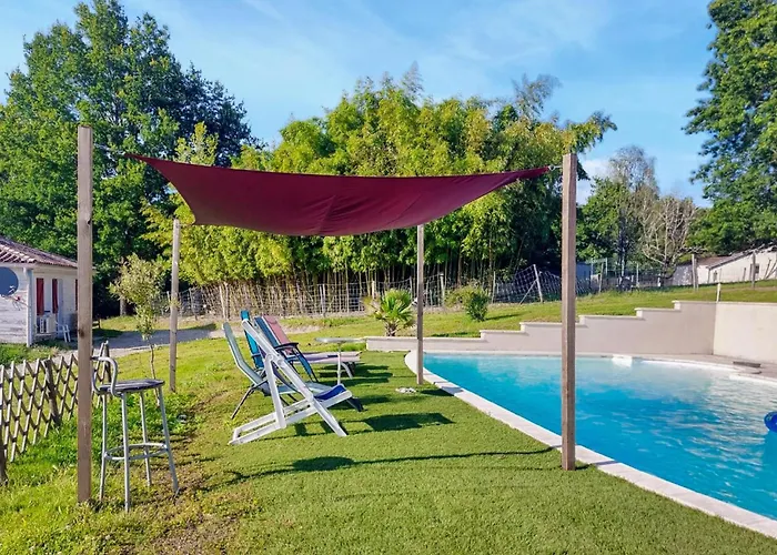 2 Bedroom Cozy In Eyraud-crempse-maurens Casa de Férias *