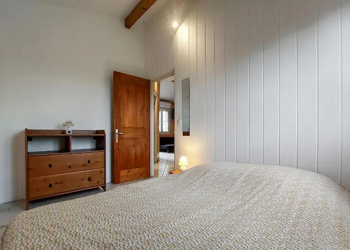 2 Bedroom Cozy In Eyraud-crempse-maurens La Ressegue