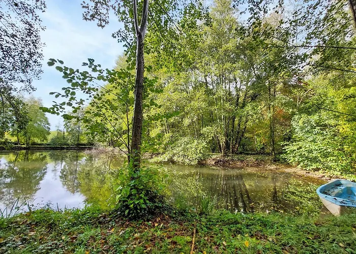 2 Bedroom Cozy In Eyraud-crempse-maurens La Ressegue